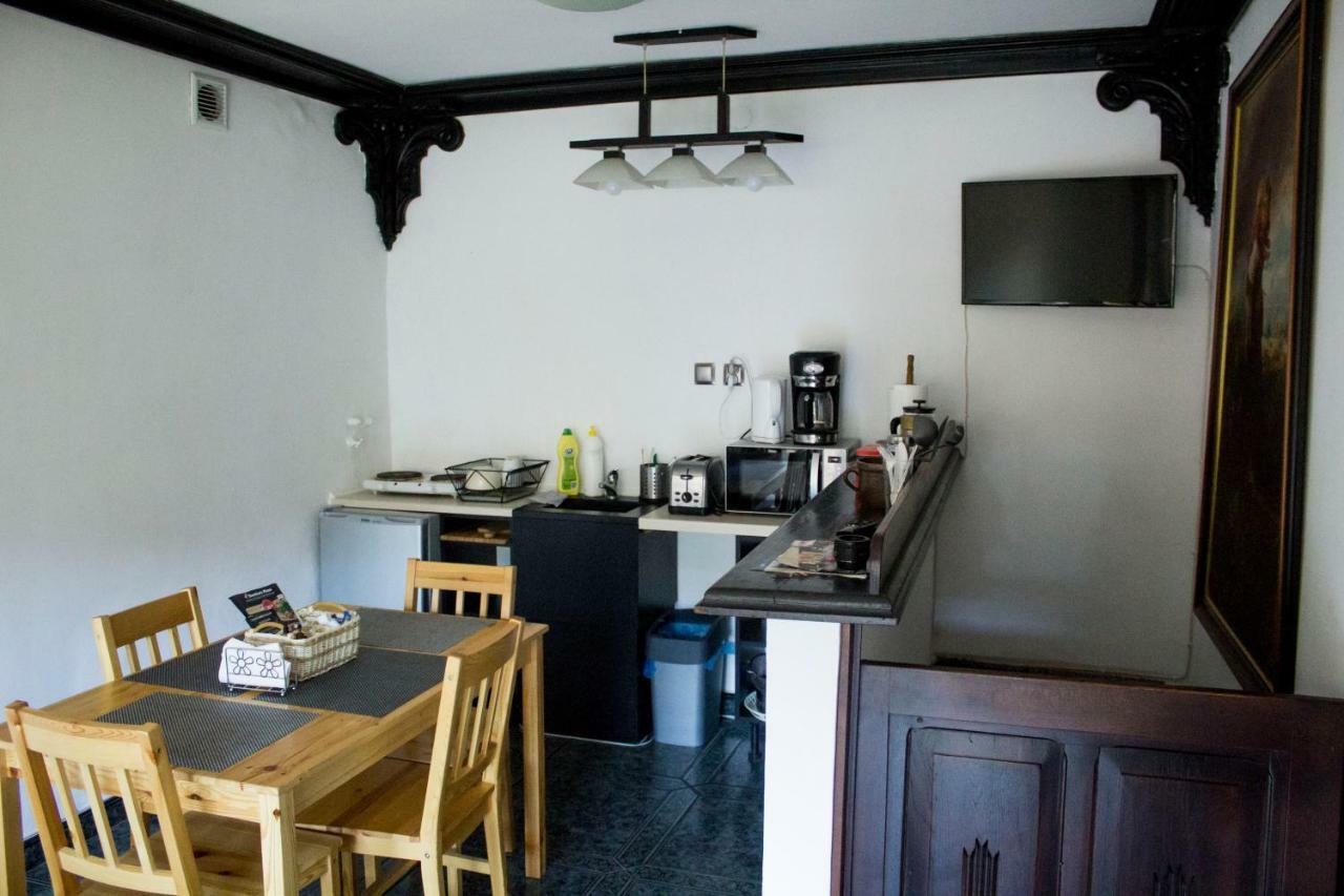 Magic Garden Hostel Kalisz Extérieur photo